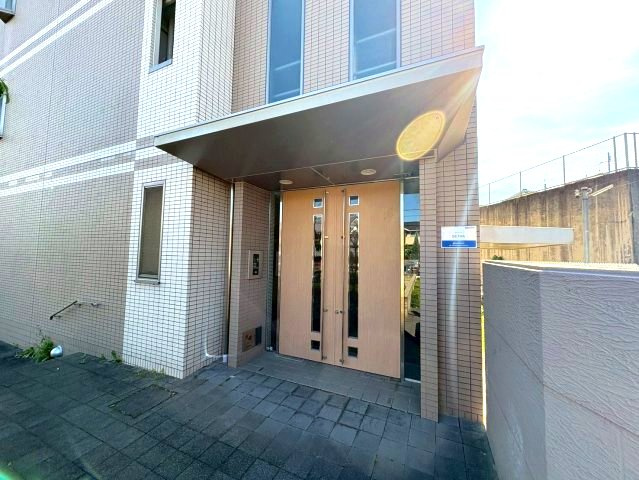 リヴィエール寺内町のエントランス