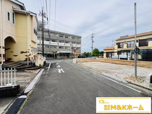 知多市日長台第2　全1棟の前面道路含む現地写真|R8.4.21撮影　南側接道5ｍ以上！
