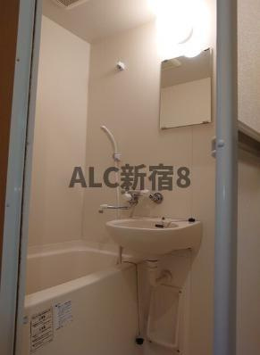 ルーブル中野新橋の洗面所