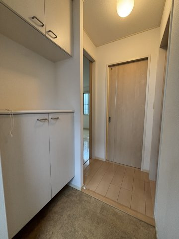 ハウス　えのみやの玄関