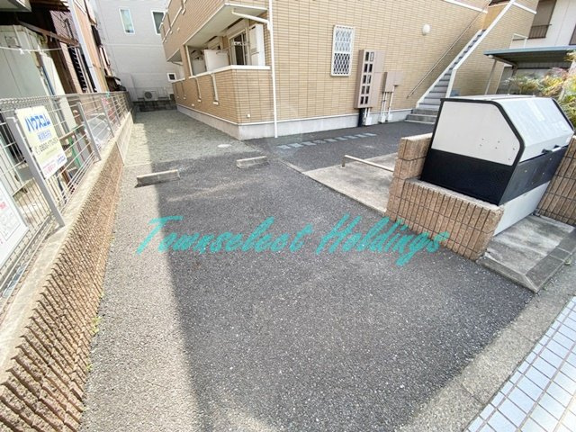 ズィーベン久里浜のその他共用部分|敷地内ゴミ置き場あり♪