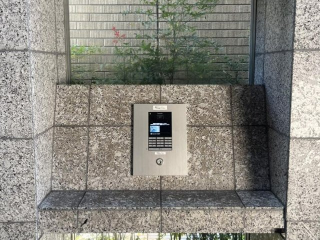 コスモ板橋小豆沢のエントランス|コスモ板橋小豆沢：オートロック＆宅配ボックス付きマンションです！