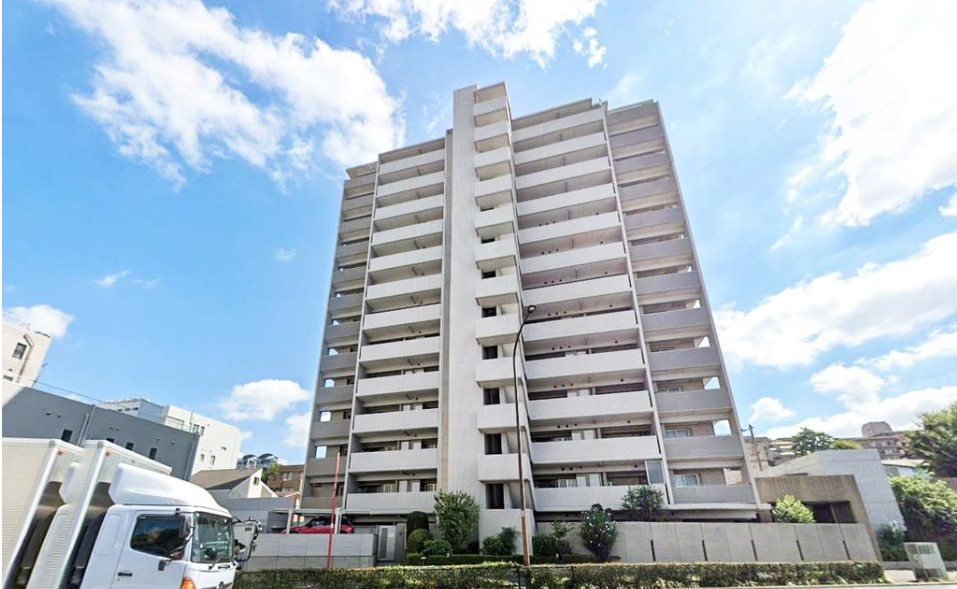 コスモ板橋小豆沢の外観|徒歩圏内にスーパー等があり生活住環境良好な平成１６年築の新耐震基準マンション、コスモ板橋小豆沢は即日現地案内可能となっておりますので、お気軽にお問い合わせください！