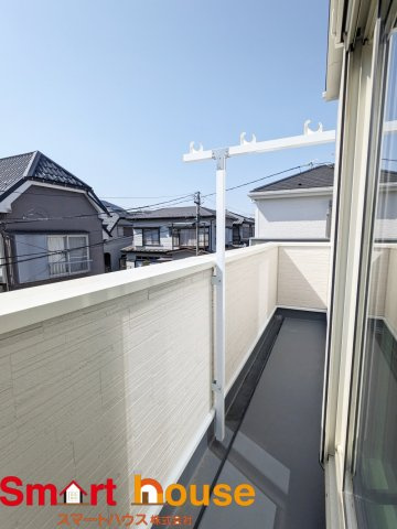 相模原市南区相武台　新築2棟のバルコニー|朝の澄んだ空気や清々しい風を五感で感じるバルコニー♪四季の移ろいを感じられる心地よい自然の空間です。