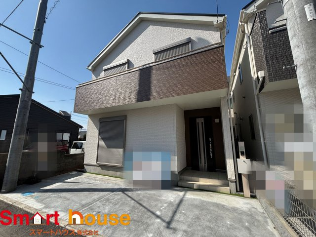 相模原市南区相模台６丁目　新築3棟の外観|周囲の街並みと青空に生えるお洒落な仕上がり！周囲には高い建物のないエリア。青い空が大きく感じますね♪
