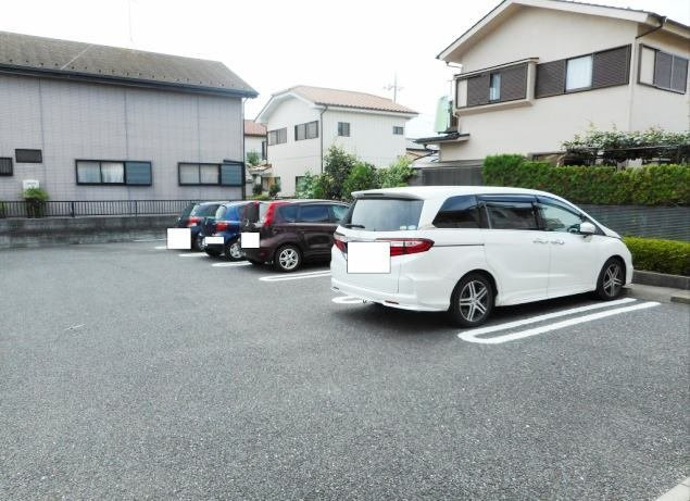 さくらヒルズの駐車場