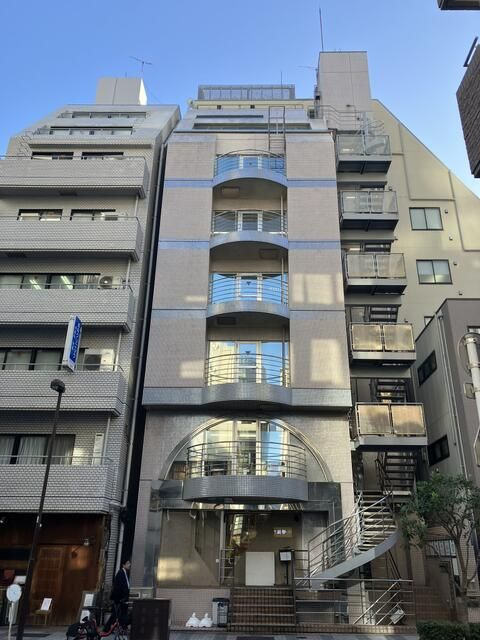 千代田区神田淡路町１丁目の店舗事務所の外観