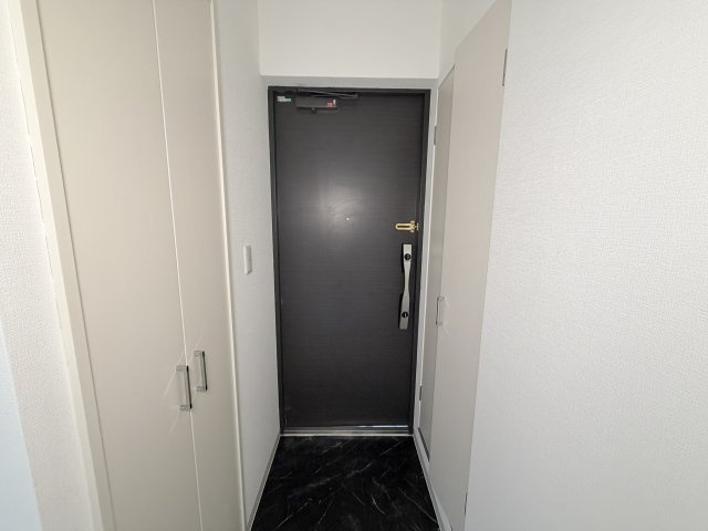 シティフラット灘の玄関