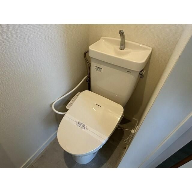 川口市柳根町のアパートのトイレ