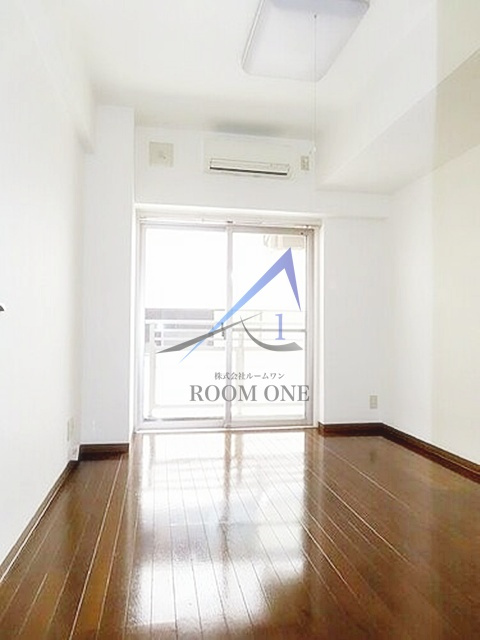 コート新橋の居間・リビング|洋室のお部屋です。