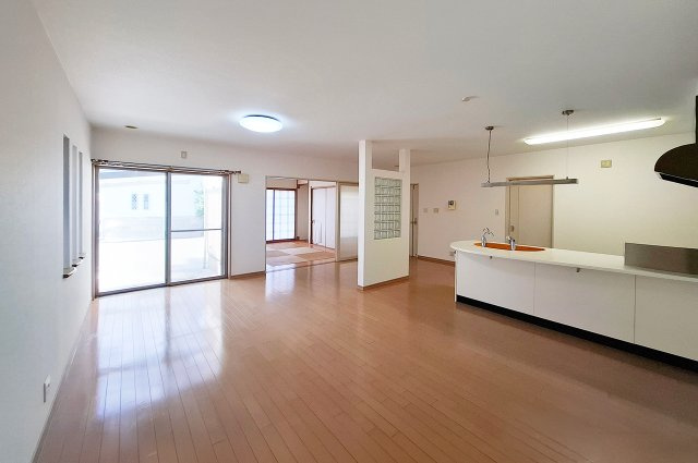 岸和田市上松町1丁目の居間・リビング|LDK