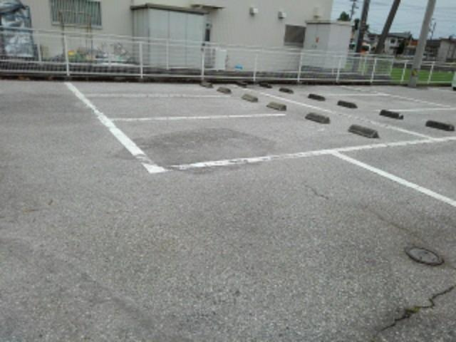 クレストール長岡　Ｃの駐車場|駐車場