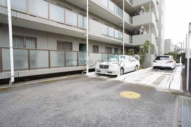 ステイツ新所沢の駐車場