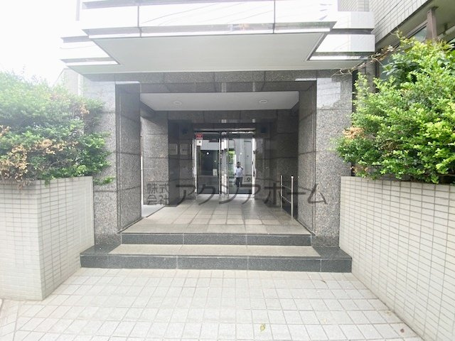 ステイツ新所沢のエントランス