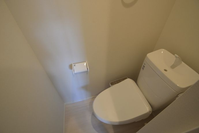 KASHIWA PLACEのトイレ|落ち着いた色調のトイレです