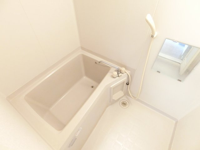 リヴェール北野田の浴室