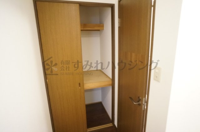 CREA旭町の収納