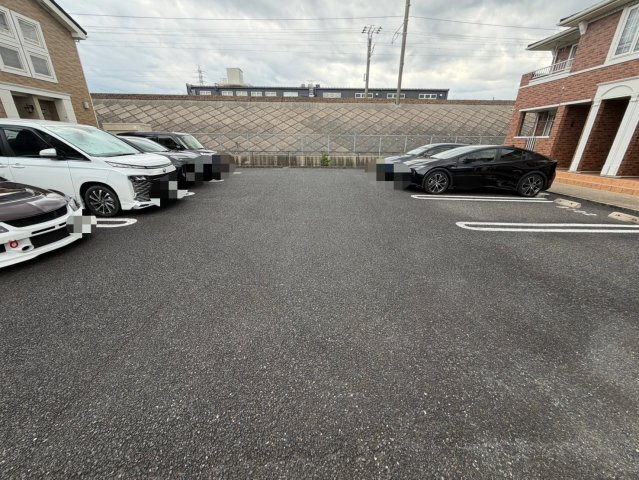 ヴィオラ　Ｂの駐車場