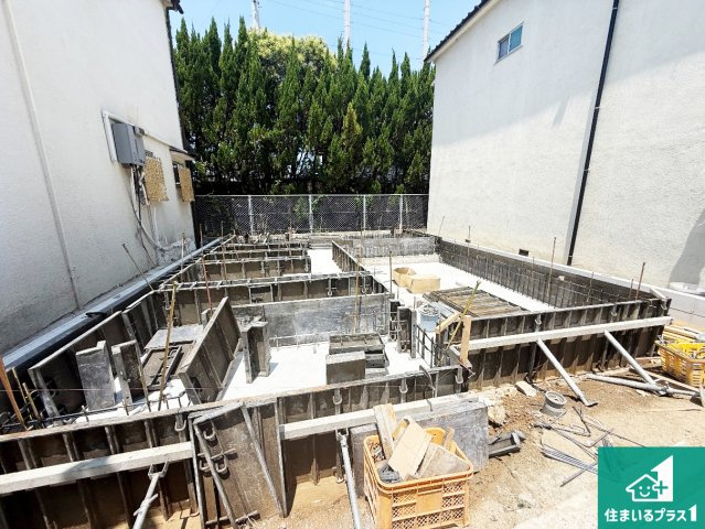 松原市西大塚　第2期　新築一戸建ての外観|周辺は落ち着いた街並みの住宅地！子育てがしやすい住環境です！まだ未完成ですが、現地でしかわからない事もございます。是非一度ご覧ください。