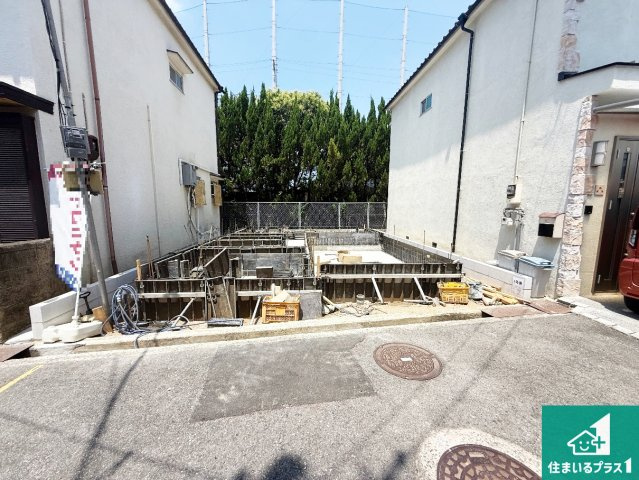 松原市西大塚　第2期　新築一戸建ての外観|周辺は落ち着いた街並みの住宅地！子育てがしやすい住環境です！まだ未完成ですが、現地でしかわからない事もございます。是非一度ご覧ください。