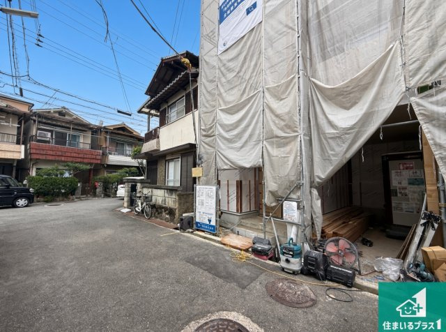 松原市西大塚　第2期　新築一戸建ての前面道路含む現地写真|周辺は落ち着いた街並みの住宅地！子育てがしやすい住環境です！まだ未完成ですが、現地でしかわからない事もございます。是非一度ご覧ください。