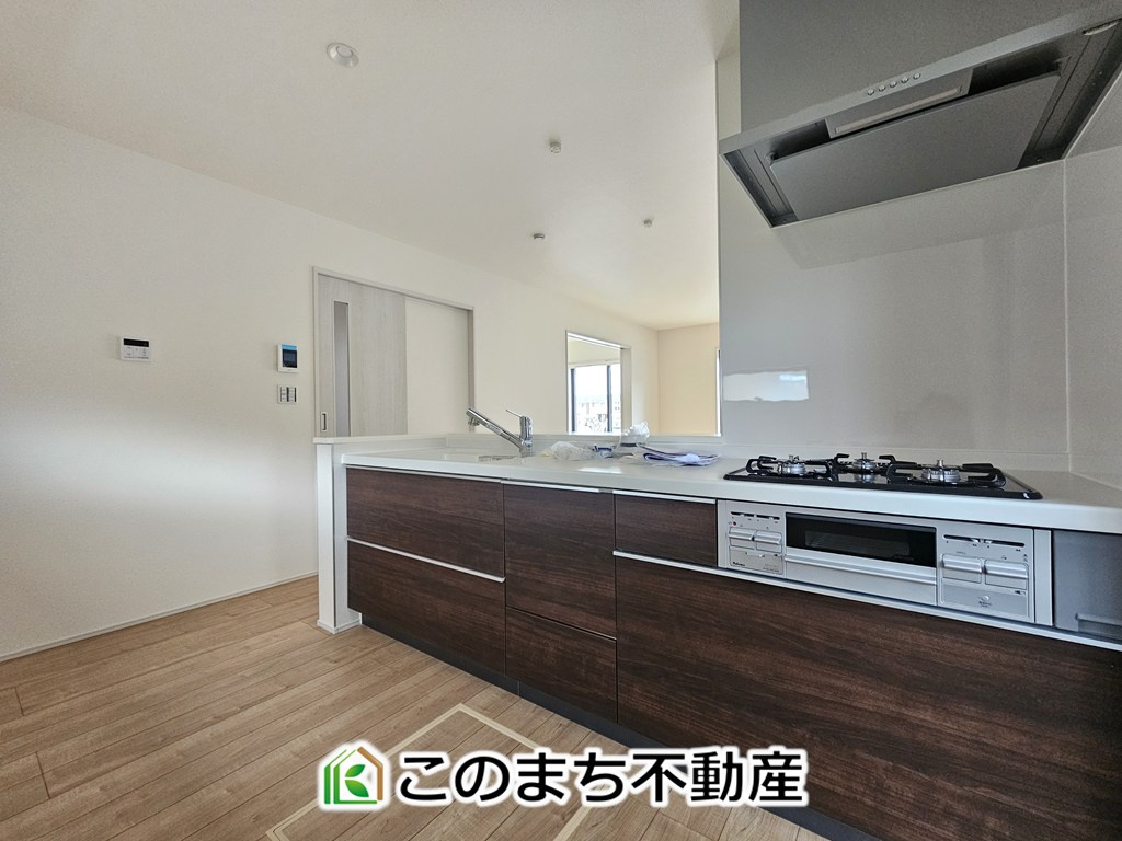 LiveleGarden.S上三川町上三川第11のキッチン|人気の対面式キッチン☆料理をしながらご家族とコミュニケーションが取れます♪