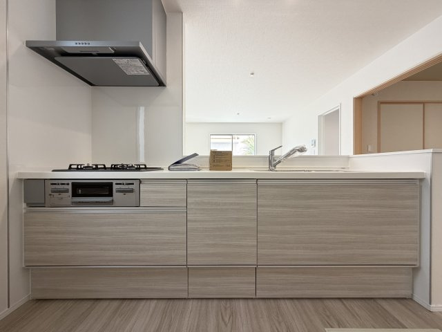 八重瀬町安里（全3棟）B号棟のキッチン|B号棟　使いやすいシステムキッチン♪