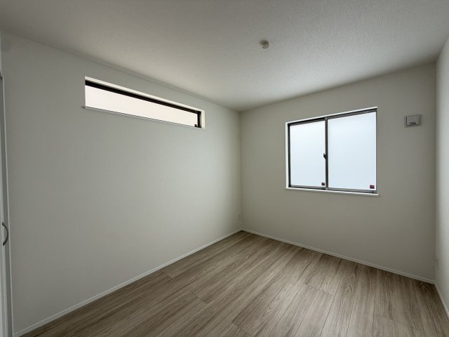 八重瀬町安里（全3棟）B号棟の洋室|B号棟　洋室5.25帖＋CL付き♪