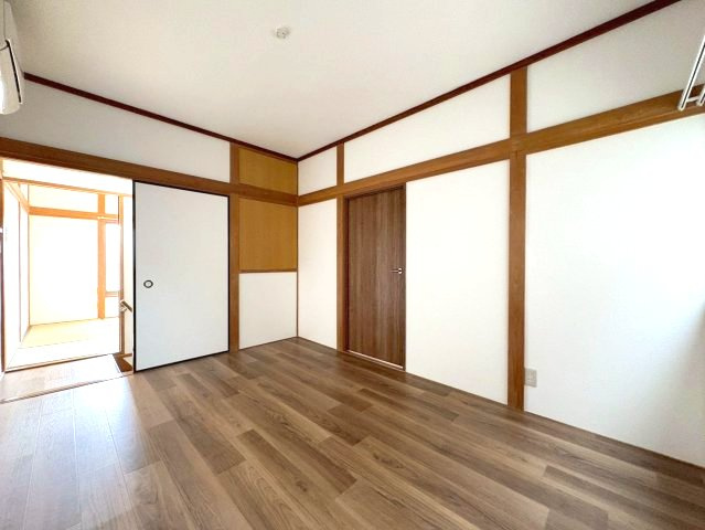 羽曳野市東阪田戸建の洋室