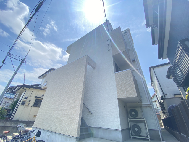 CB七里フラムの外観