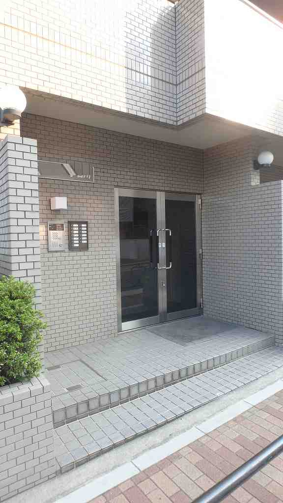 ローレル小石川のエントランス