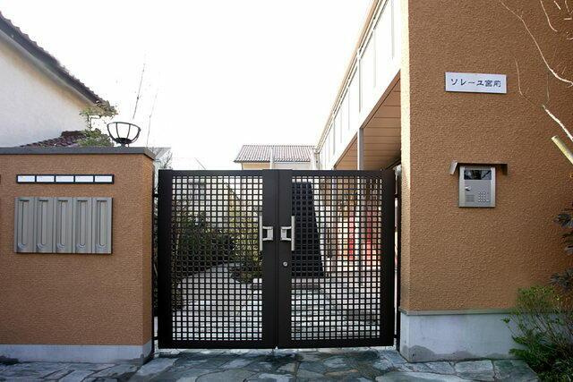 ソレーユ宮前のエントランス|外の入り口です