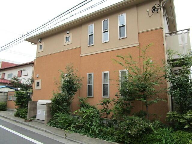 ソレーユ宮前の外観|2階建てです