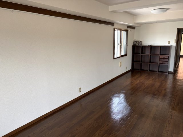 ダイアパレス高田弐番館西棟の居間・リビング