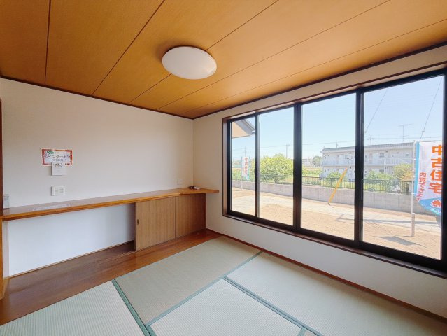 【中古戸建】太田市牛沢町の和室|■和室｜フローリングでは感じることのできない圧倒的な寛ぎやすさを実感してください。周りを気にせず寝そべれば心地の良い時間を過ごせます♪