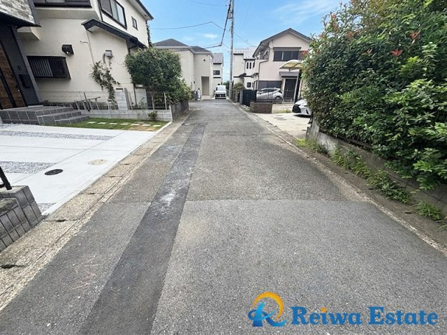 新築戸建　茅ヶ崎市香川5丁目の前面道路含む現地写真
