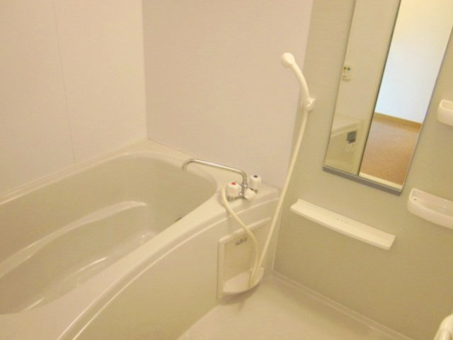ミルフィーユ壱番館の浴室|コンパクトで使いやすいお風呂です
