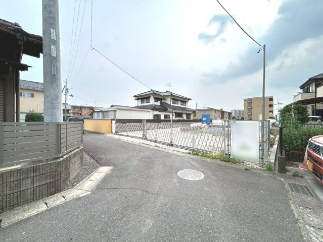 リナージュ　一宮市今伊勢町馬寄01期　全3区画分譲の前面道路含む現地写真|「現地（2026年5月25日）撮影」　
■前面道路　
■ヤマダ不動産　株式会社リライフ