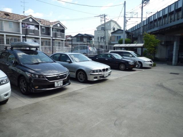ジーニアス　Kの駐車場