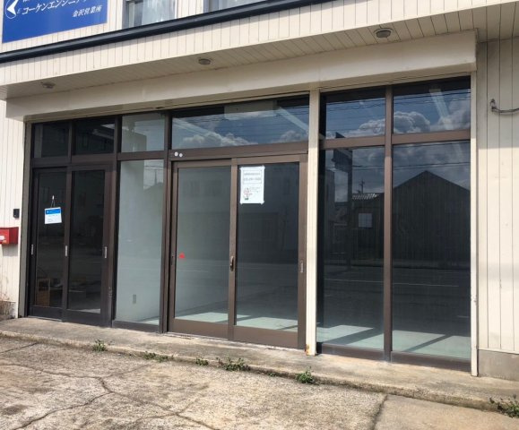 北川店舗のエントランス