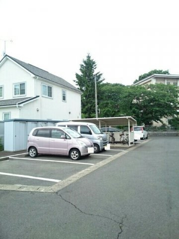 クレールＡの駐車場