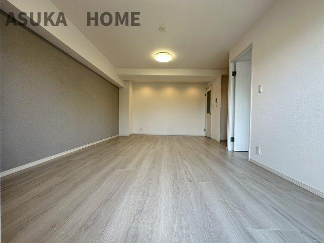 横浜東本郷マンションの居間・リビング|家具の配置がしやすい空間です。健やかに過ごせるようなくつろぎの場にしたいですね