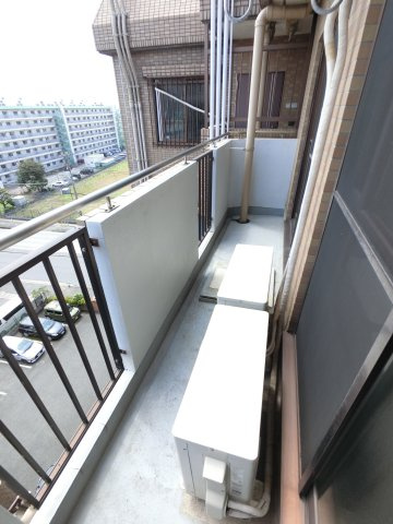 リアライズ市川原木のバルコニー