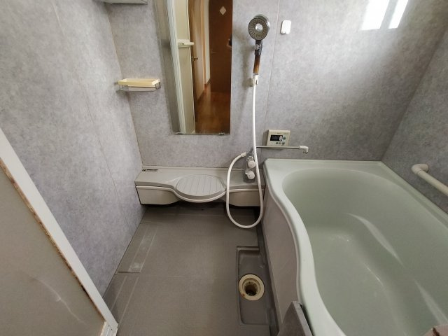 木風町戸建の浴室