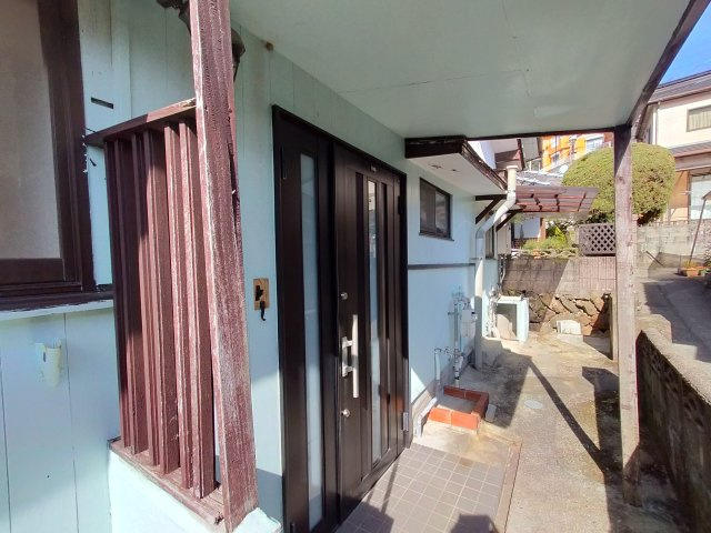 木風町戸建の玄関
