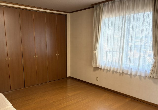 上越市本町2丁目≪店舗併用住宅≫の洋室