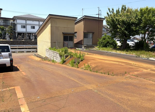 上越市本町2丁目≪店舗併用住宅≫の駐車場