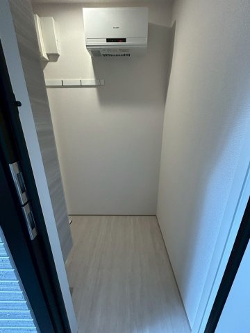ル トレフルの玄関