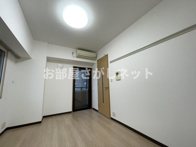 KDXレジデンス秋葉原Ⅱ【おとり物件なし】#学生・社会人にオススメ！初期費用分割払いOK！の居間・リビング