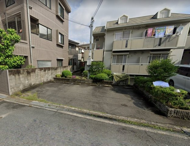 ルミエールドゥソレイユの駐車場
